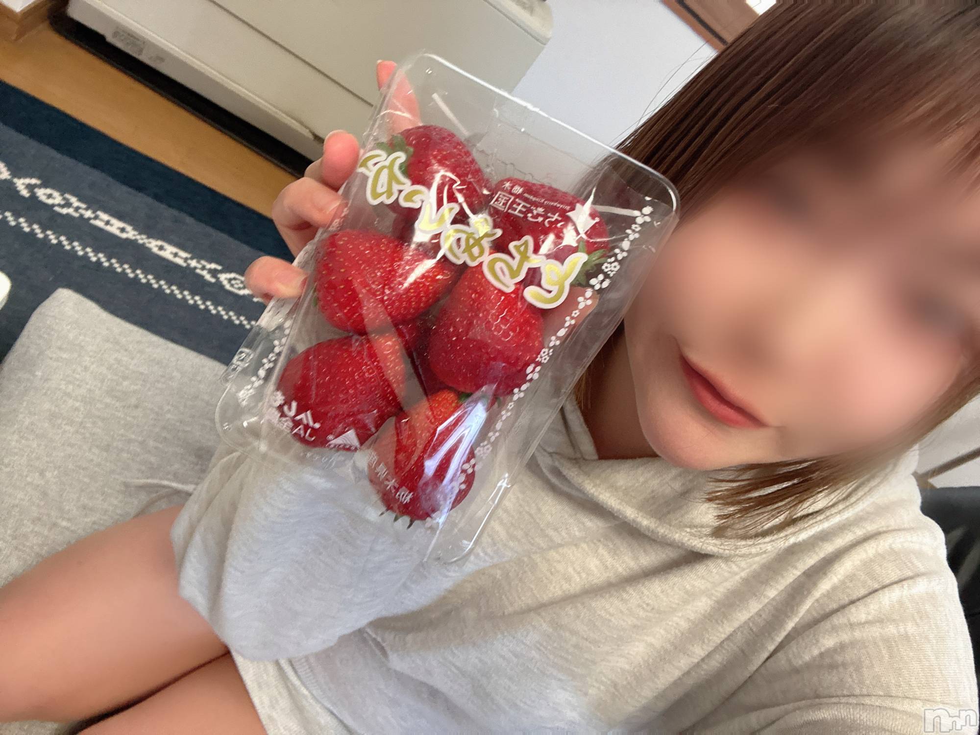 長岡人妻デリヘル長岡人妻市(ナガオカヒトヅマイチ)めい★プルプルの唇&ロリ顔(31)の2025年4月17日写メブログ「めいのいる世界」