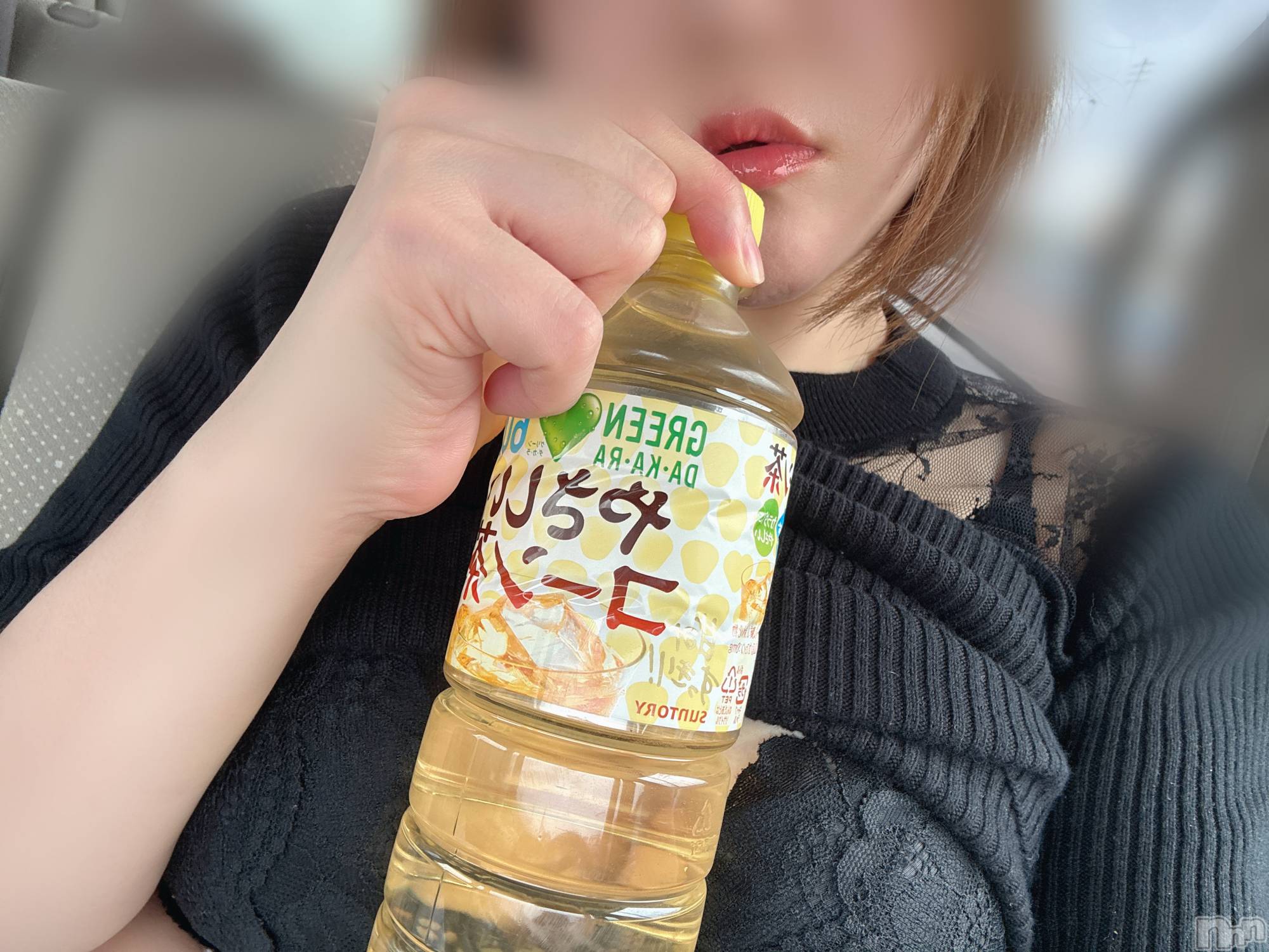 長岡人妻デリヘル長岡人妻市(ナガオカヒトヅマイチ)めい★プルプルの唇&ロリ顔(31)の2025年4月25日写メブログ「見える？」