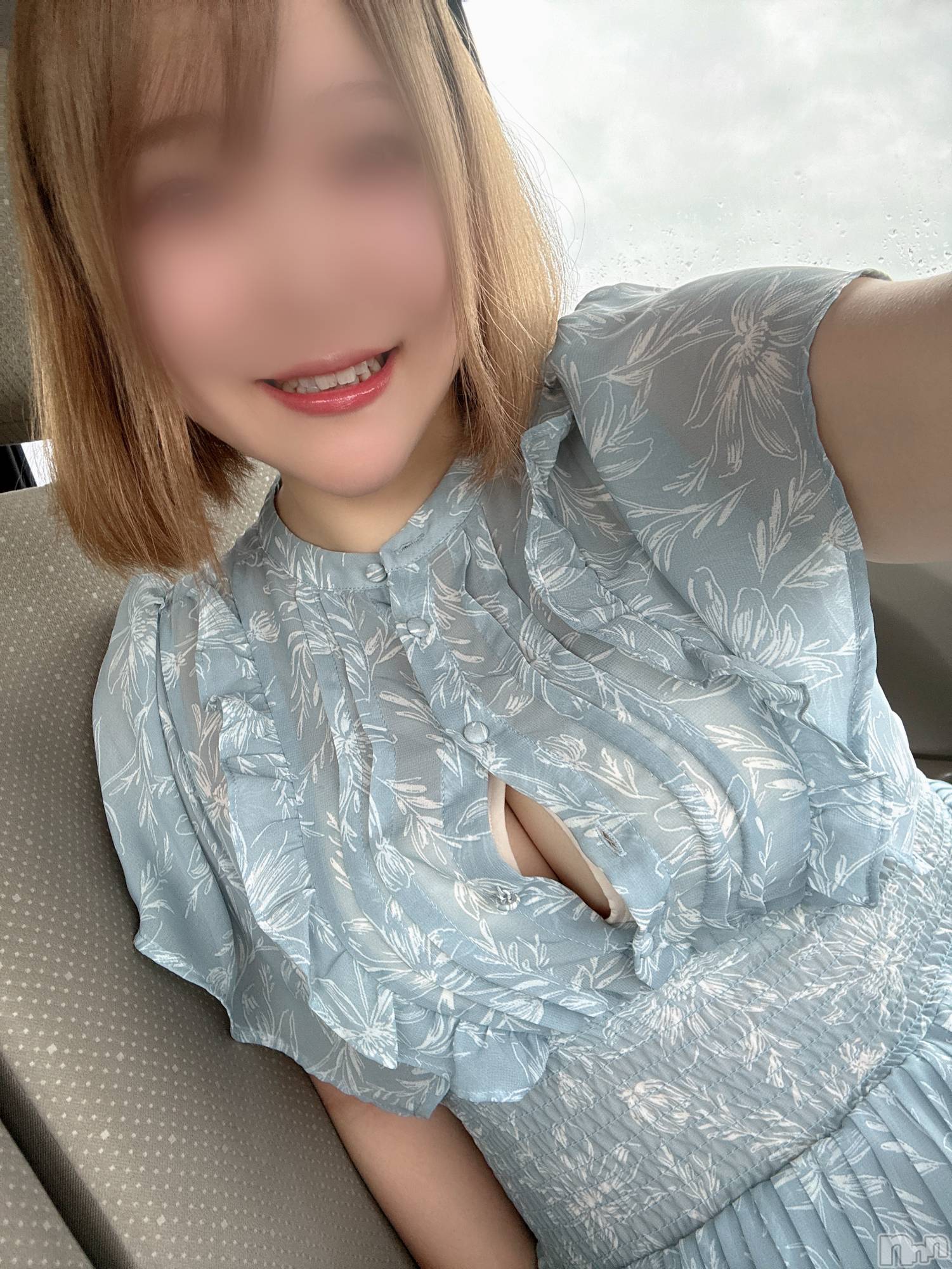 長岡デリヘル長岡人妻市(ナガオカヒトヅマイチ)めい★プルプルの唇&ロリ顔(31)の2025年8月6日写メブログ「あ、みえてた」