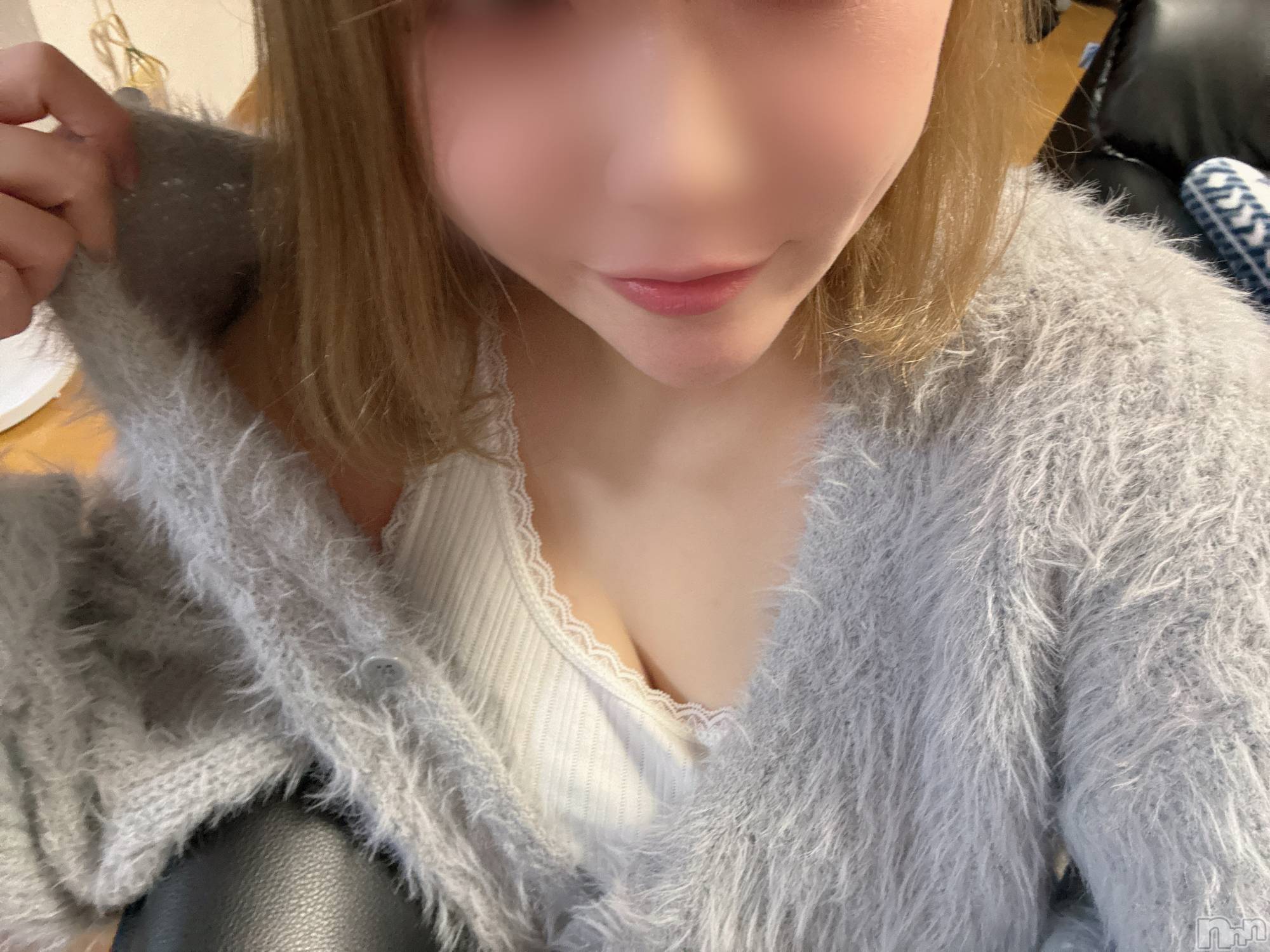 長岡デリヘル長岡人妻市(ナガオカヒトヅマイチ)めい★プルプルの唇&ロリ顔(31)の2025年10月30日写メブログ「ココ弱点？」