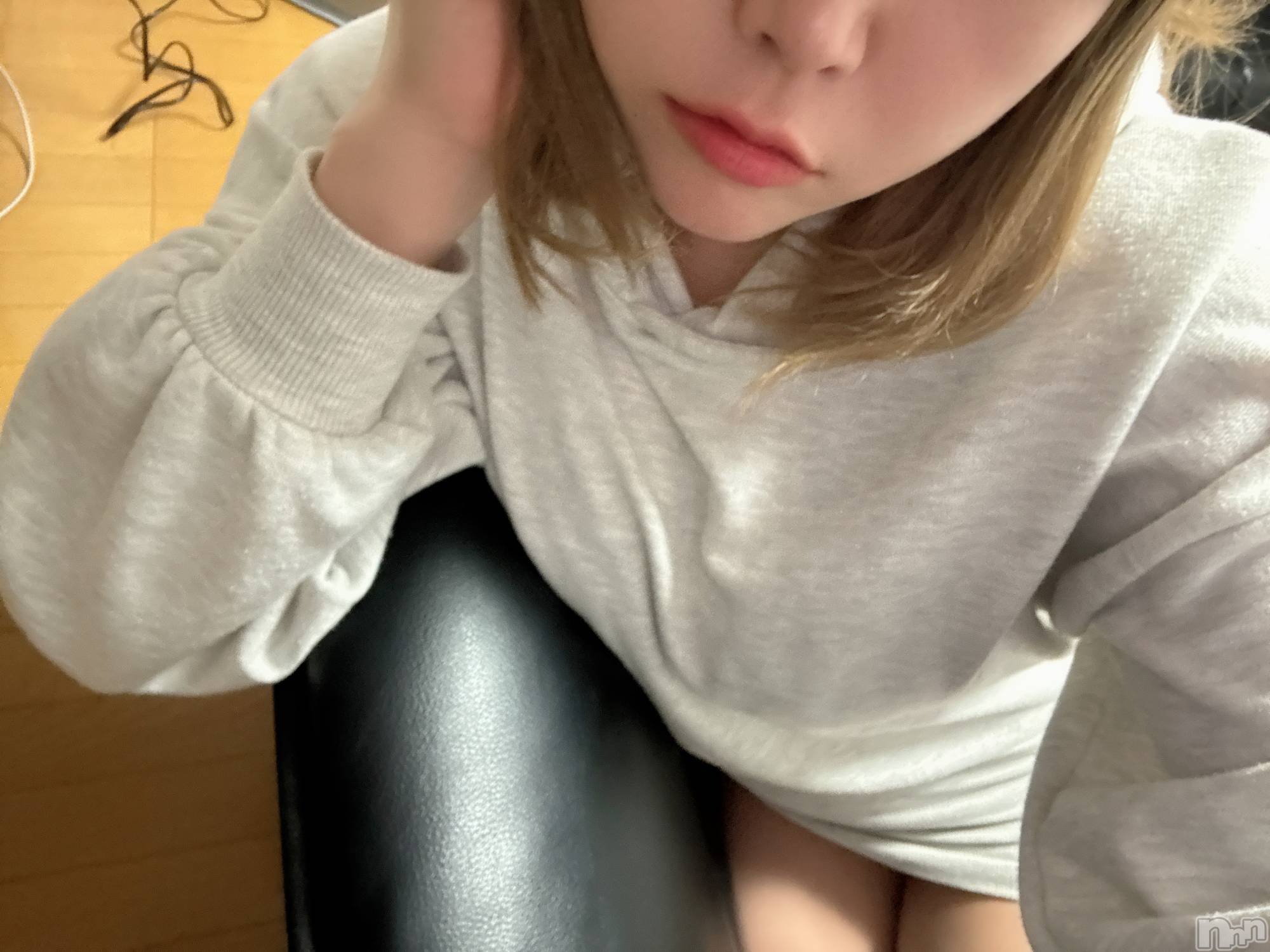 長岡デリヘル長岡人妻市(ナガオカヒトヅマイチ)めい★プルプルの唇&ロリ顔(31)の2025年11月5日写メブログ「でんわ…😳」