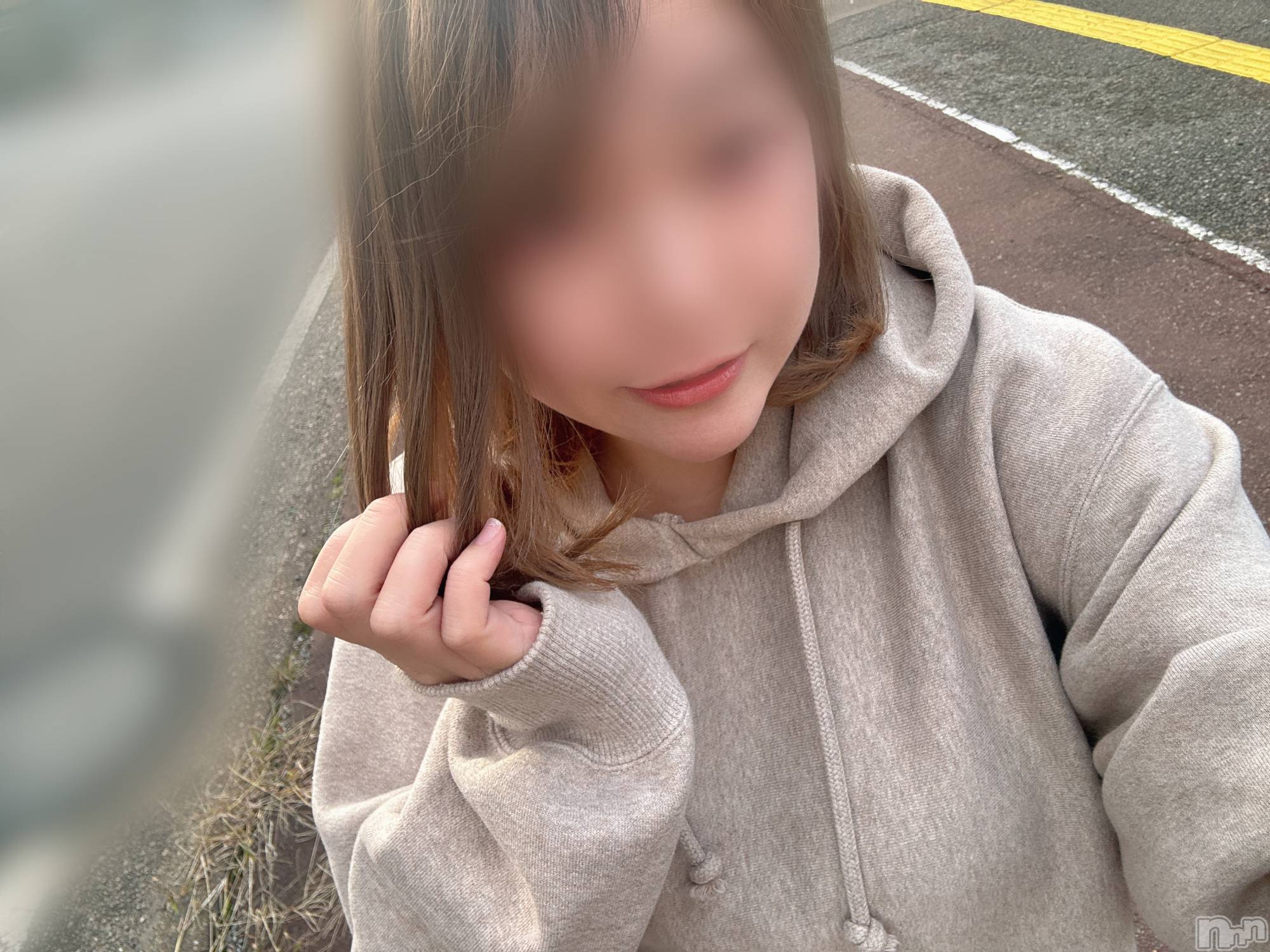 長岡デリヘル長岡人妻市(ナガオカヒトヅマイチ)めい★プルプルの唇&ロリ顔(31)の2025年11月15日写メブログ「食べたい🍄」