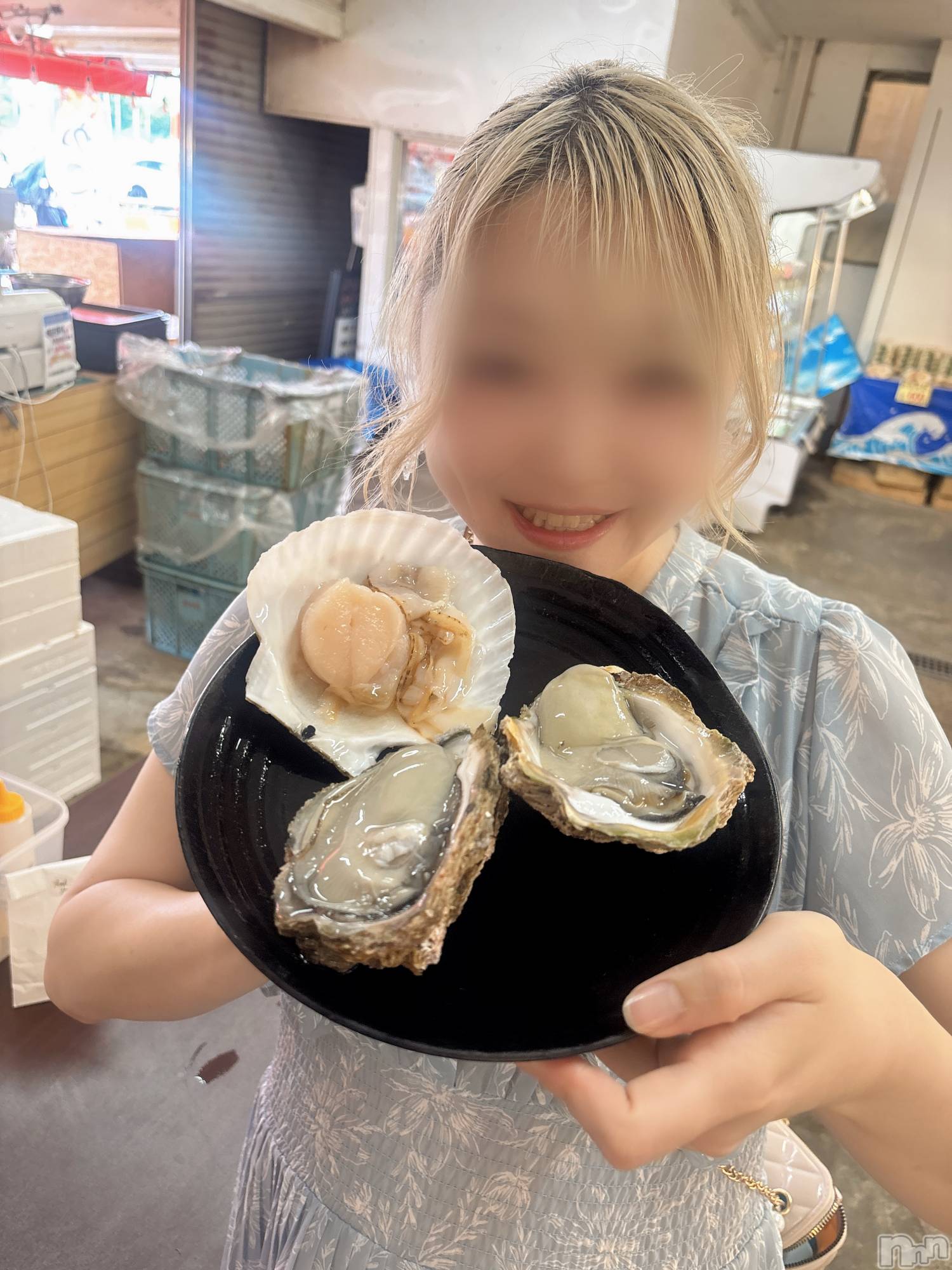 長岡デリヘル長岡人妻市(ナガオカヒトヅマイチ)めい★プルプルの唇とロリ顔(31)の2026年7月1日写メブログ「おみやげ～❤️」