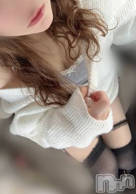 長岡デリヘル 長岡人妻市(ナガオカヒトヅマイチ) めい★プルプルの唇&ロリ顔(31)の3月13日写メブログ「誰もいないフロアで…❤️」