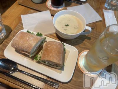 長岡デリヘル 長岡人妻市(ナガオカヒトヅマイチ) めい★プルプルの唇&ロリ顔(31)の4月5日写メブログ「チャバタ🥪」