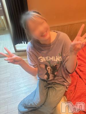 長岡デリヘル 長岡人妻市(ナガオカヒトヅマイチ) めい★プルプルの唇&ロリ顔(31)の6月3日写メブログ「どうやっても足が短くて笑いましたね」