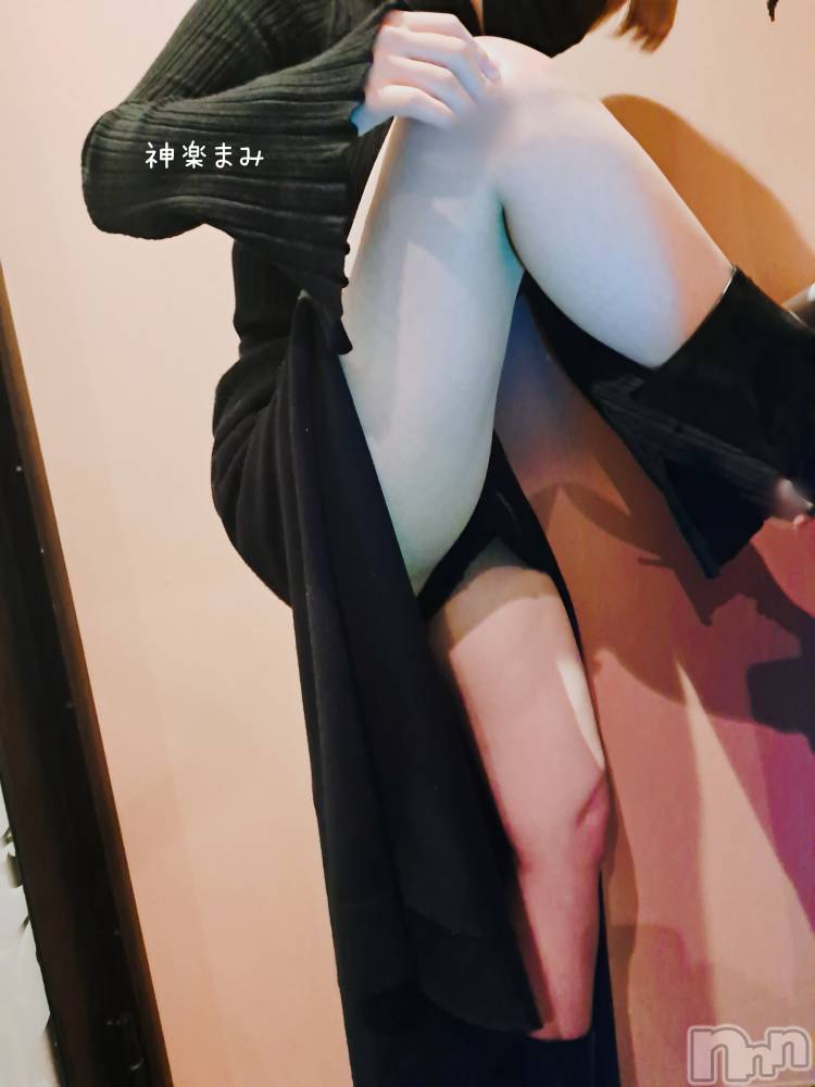 上越人妻デリヘルらぶ妻　～新潟の人妻が集う店～(ラブツマ) 神楽まみ★美巨乳(30)の11月15日写メブログ「何見てんのよ(恥)」