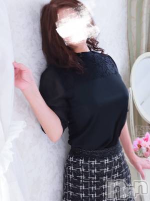 はづき・新人奥様(52) 身長163cm、スリーサイズB90(E).W58.H87。新潟人妻デリヘル 人妻不倫処　桃屋　新潟店(ヒトヅマフリンドコロモモヤ)在籍。