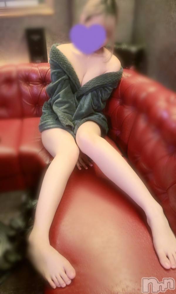 新潟駅前セクキャバ・いちゃきゃばCLUB I’S(クラブアイズ) ゆりの10月17日写メブログ「癒されに来て〜🫶🏻️ ̖́-」