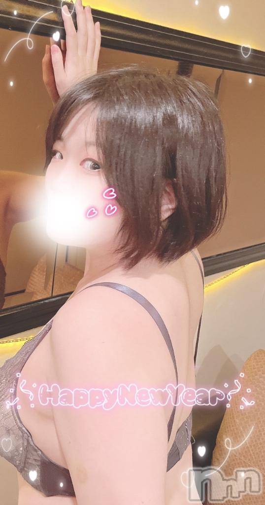 長岡デリヘル奥様特急 長岡店(オクサマトッキュウナガオカテン)まさき(22)の2026年1月1日写メブログ「【HappyNewYear🐴】2026年姫はじめは、、🌟」