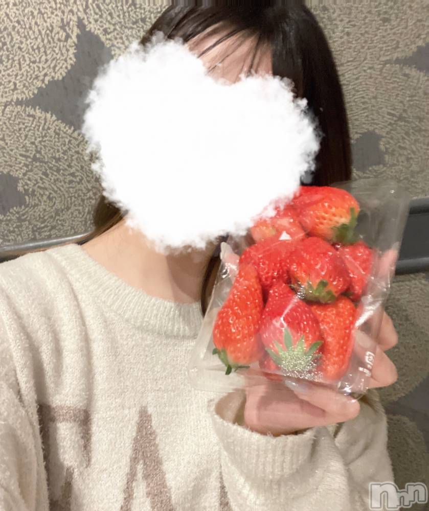 松本発デリヘルRevolution(レボリューション) えむ☆18才♪地元業界完全未経験(18)の5月12日写メブログ「今週も私で元気になって？🤍」