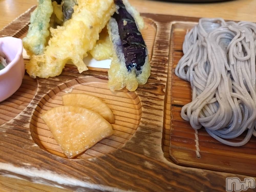 長岡デリヘル長岡人妻市(ナガオカヒトヅマイチ) ひかり★リアル不倫体感度250%(38)の11月4日写メブログ「連休３日目＊*」