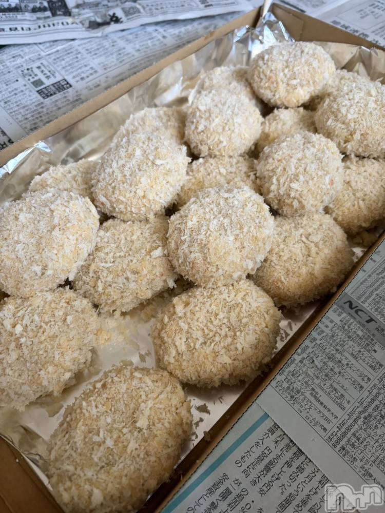 長岡デリヘル長岡人妻市(ナガオカヒトヅマイチ) ひかり★背徳の『密会』(38)の9月27日写メブログ「出勤してます＊*」