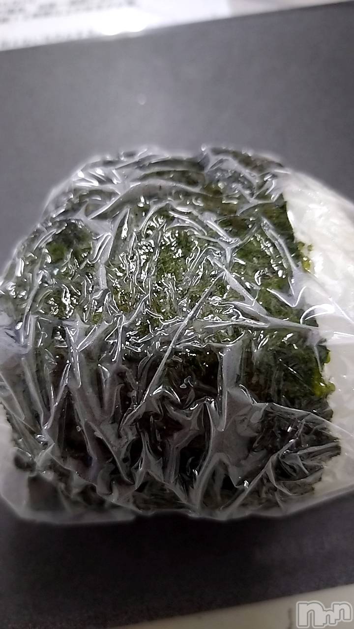 長岡人妻デリヘル長岡人妻市(ナガオカヒトヅマイチ)ひかり★リアル不倫体感度250%(38)の2024年12月18日写メブログ「週末も出勤します＊*」