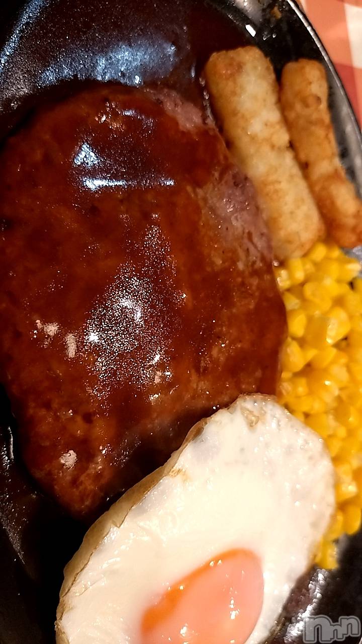 長岡デリヘル長岡人妻市(ナガオカヒトヅマイチ)ひかり★リアル不倫体感度250%(38)の2025年4月11日写メブログ「出勤します。」