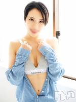 ななお(28) 身長171cm、スリーサイズB88(D).W55.H88。新潟ソープ スチュワーデス在籍。