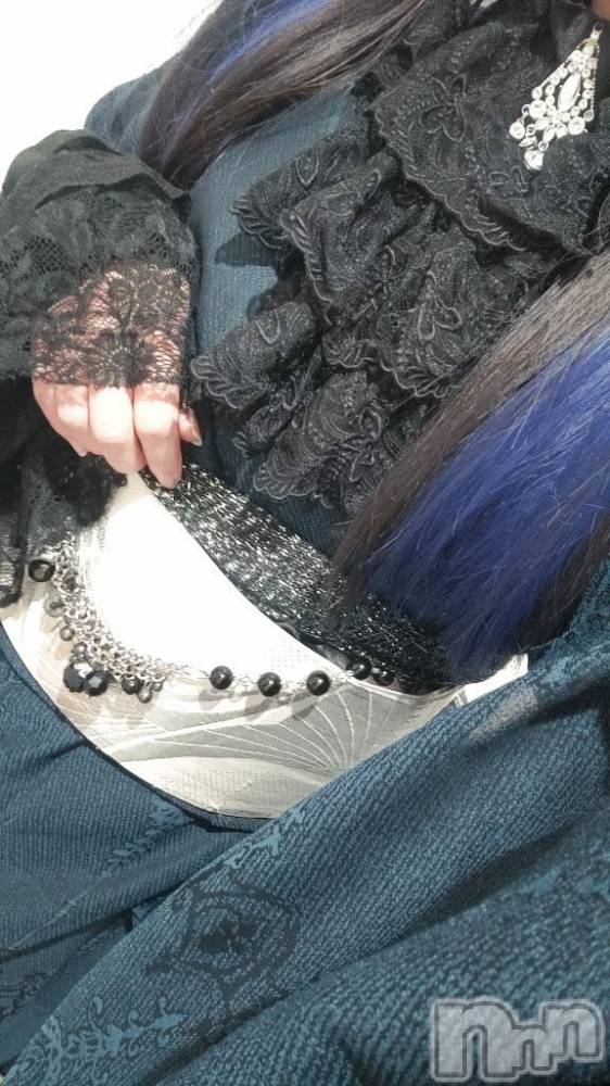 三条デリヘル新潟デリヘル倶楽部　三条店(ニイガタデリヘルクラブ　サンジョウテン) まき(19)の1月6日写メブログ「あけおめ🐍」