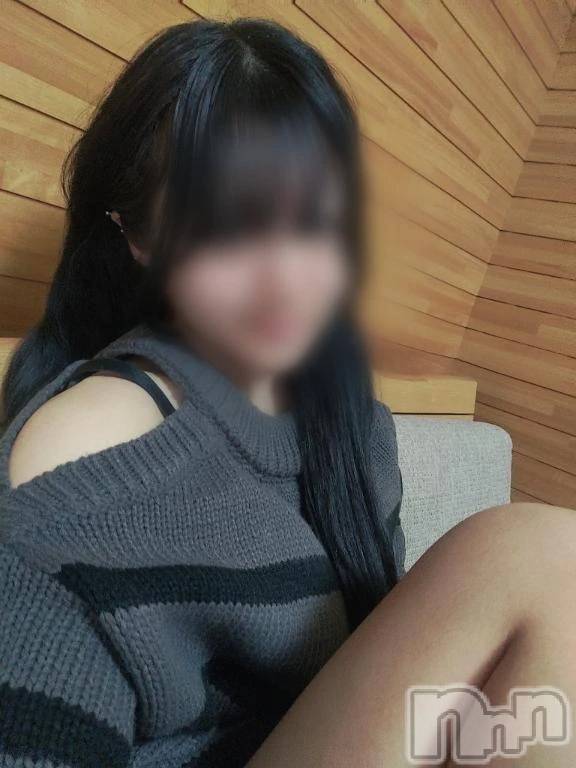 三条デリヘル新潟デリヘル倶楽部　三条店(ニイガタデリヘルクラブ　サンジョウテン) まき(19)の10月22日写メブログ「丈の短い靴下しかない！」