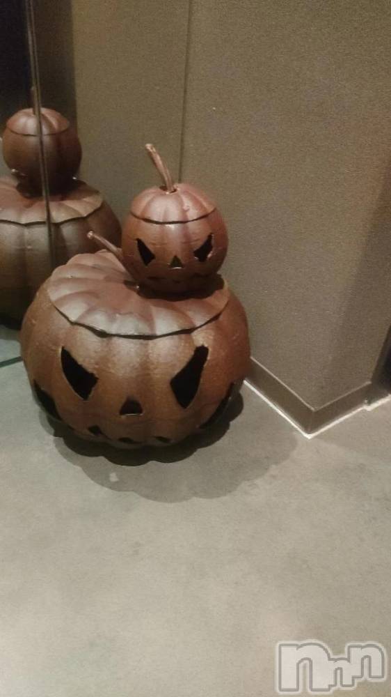 三条デリヘル新潟デリヘル倶楽部　三条店(ニイガタデリヘルクラブ　サンジョウテン) まき(19)の10月26日写メブログ「食べるのは好きだけど…」