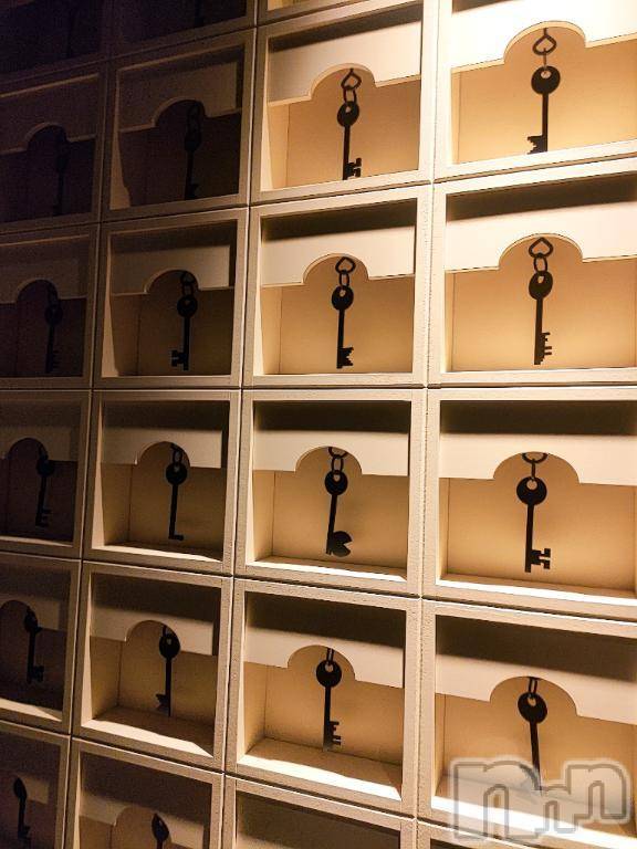 三条デリヘル新潟デリヘル倶楽部　三条店(ニイガタデリヘルクラブ　サンジョウテン)まき(19)の2025年5月12日写メブログ「13日あいてる？🗝」