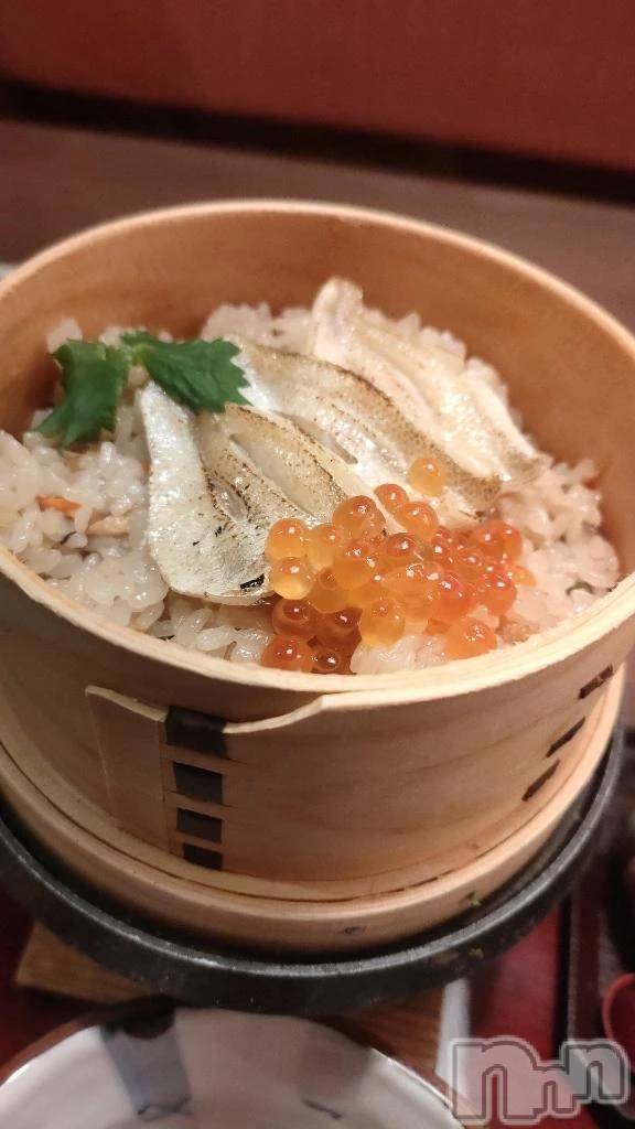 三条デリヘル新潟デリヘル倶楽部　三条店(ニイガタデリヘルクラブ　サンジョウテン)まき(19)の2025年10月24日写メブログ「飯テロのお時間」