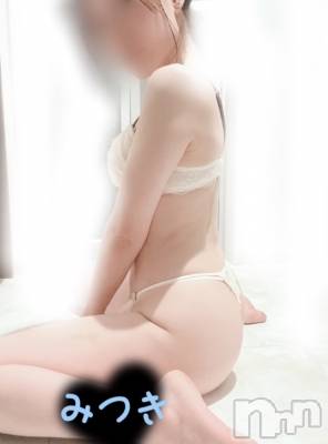 みつき★★プラチナ(26) 身長152cm、スリーサイズB85(C).W58.H81。三条ぽっちゃり 新潟三条燕ちゃんこ(ニイガタサンジョウツバメチャンコ)在籍。