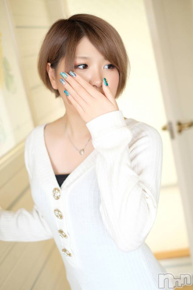 松本発デリヘル(エリシオン)の2019年9月20日お店速報「超美脚、魅惑のスレンダー美少女はごっくん大好き、即尺OK、顔射OK♪」