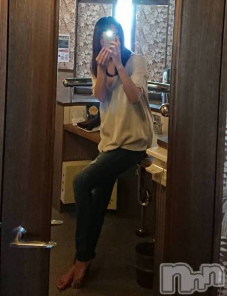 松本発デリヘル(エリシオン)の2020年10月19日お店速報「とにかく若い…声までも…アラフォーと聞いて耳を疑う綺麗なお姉様です」