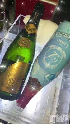 🍾✴︎ .