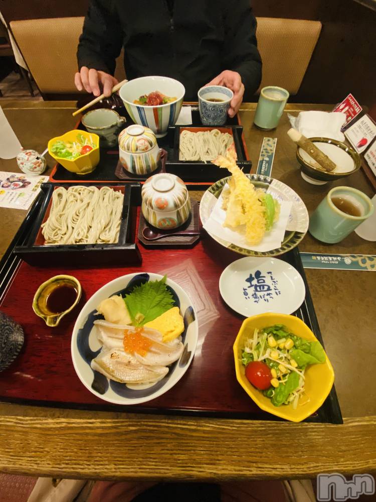 新潟デリヘルすずらん新潟店～ゆっくり長い時間を過ごせるお店～(スズランニイガタテン) 小川さとみ(50)の5月3日写メブログ「うどんよりお蕎麦派🥰」