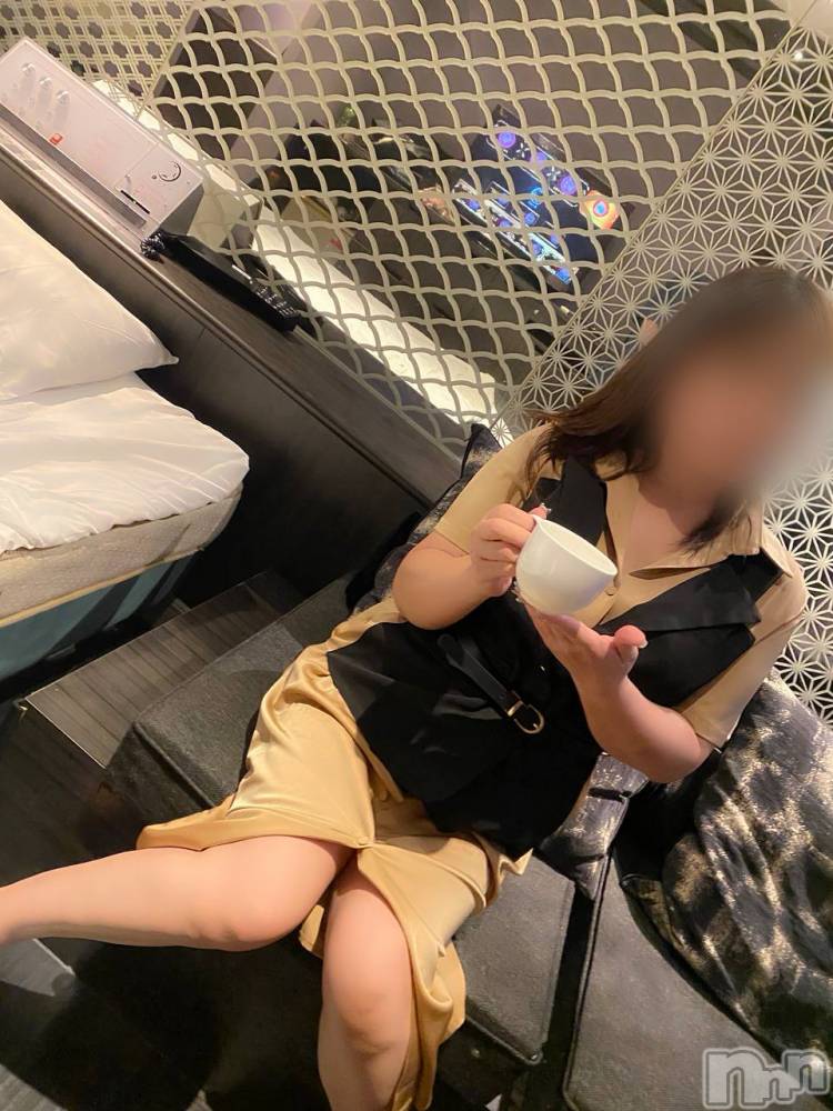 新潟デリヘルすずらん新潟店～ゆっくり長い時間を過ごせるお店～(スズランニイガタテン) 小川さとみ(50)の8月4日写メブログ「夜も🌉✨」