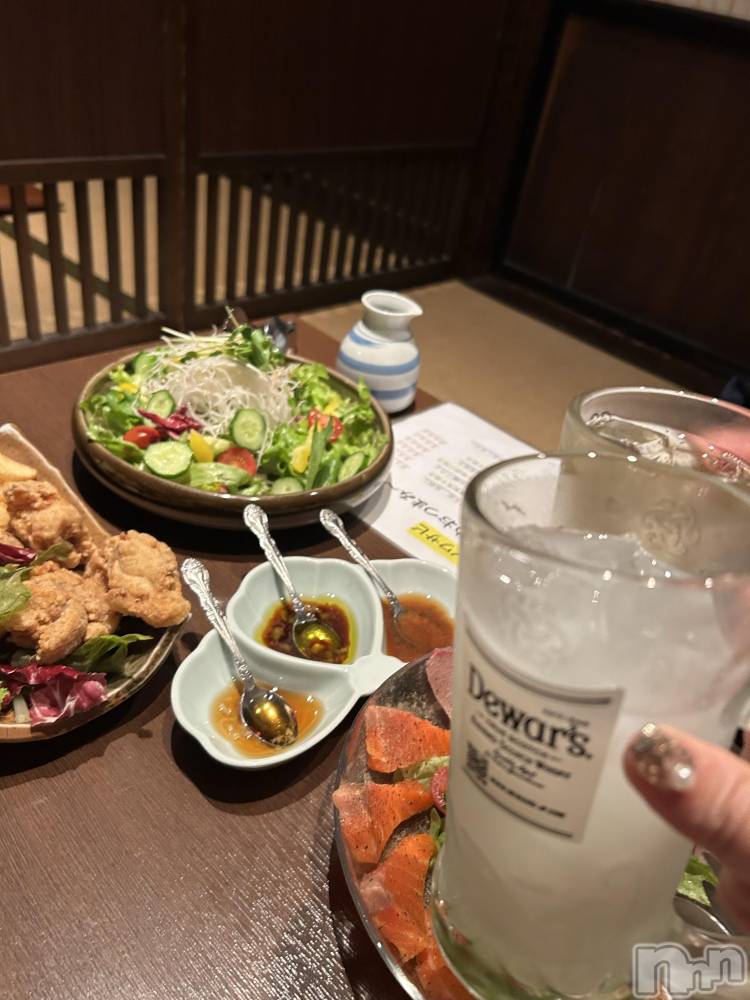 新潟デリヘルすずらん新潟店～ゆっくり長い時間を過ごせるお店～(スズランニイガタテン) 小川さとみ(50)の8月8日写メブログ「ほろ酔いで🤭」