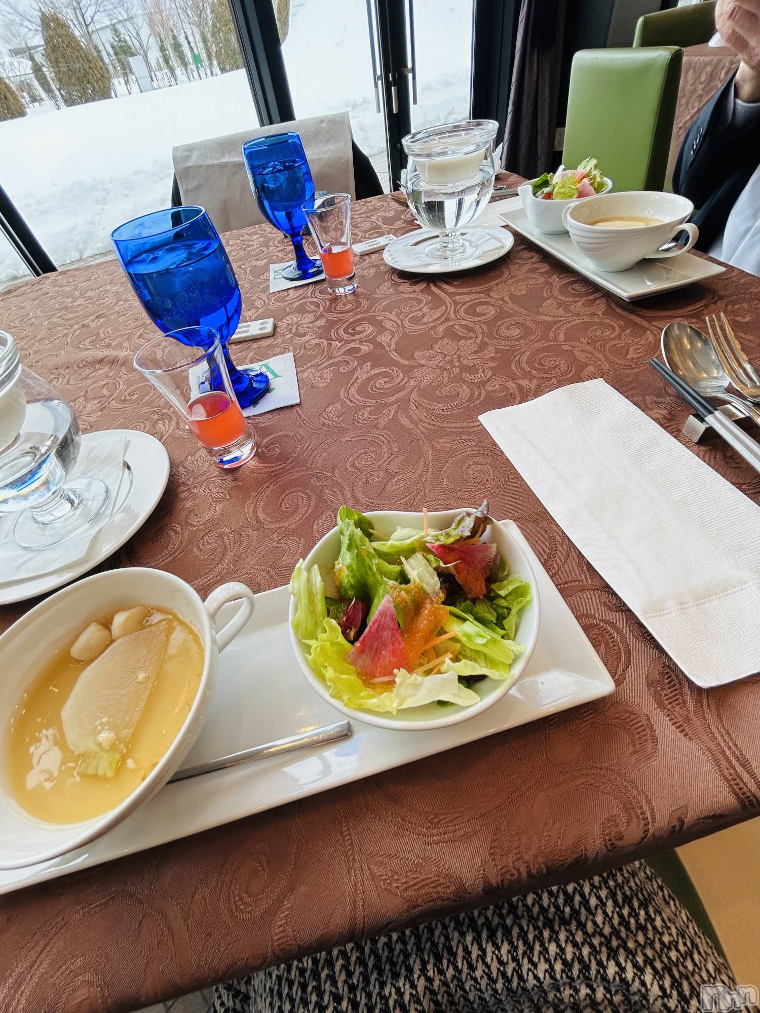 新潟デリヘルすずらん新潟店～ゆっくり長い時間を過ごせるお店～(スズランニイガタテン)小川さとみ(50)の2025年1月23日写メブログ「混雑を避けて🥰」