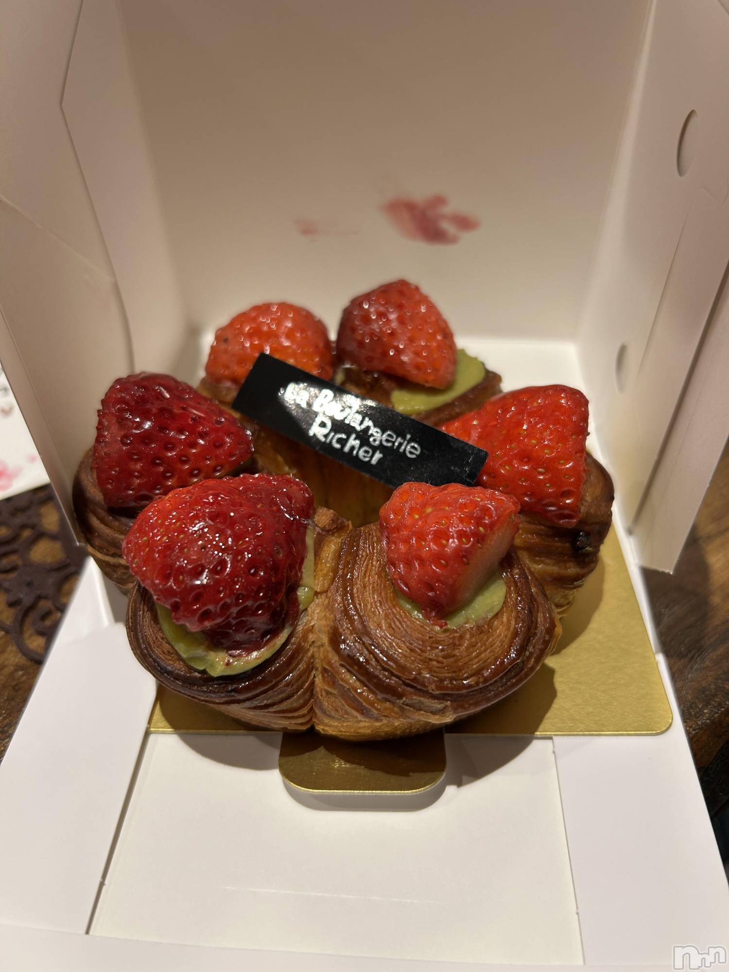 三条デリヘル人妻じゅんちゃん-出稼ぎ0！地元の奥様専門-(ヒトヅマジュンチャン)宮河ちさと☆包容力◎美魔女(50)の2025年4月3日写メブログ「食べちゃった🍓」