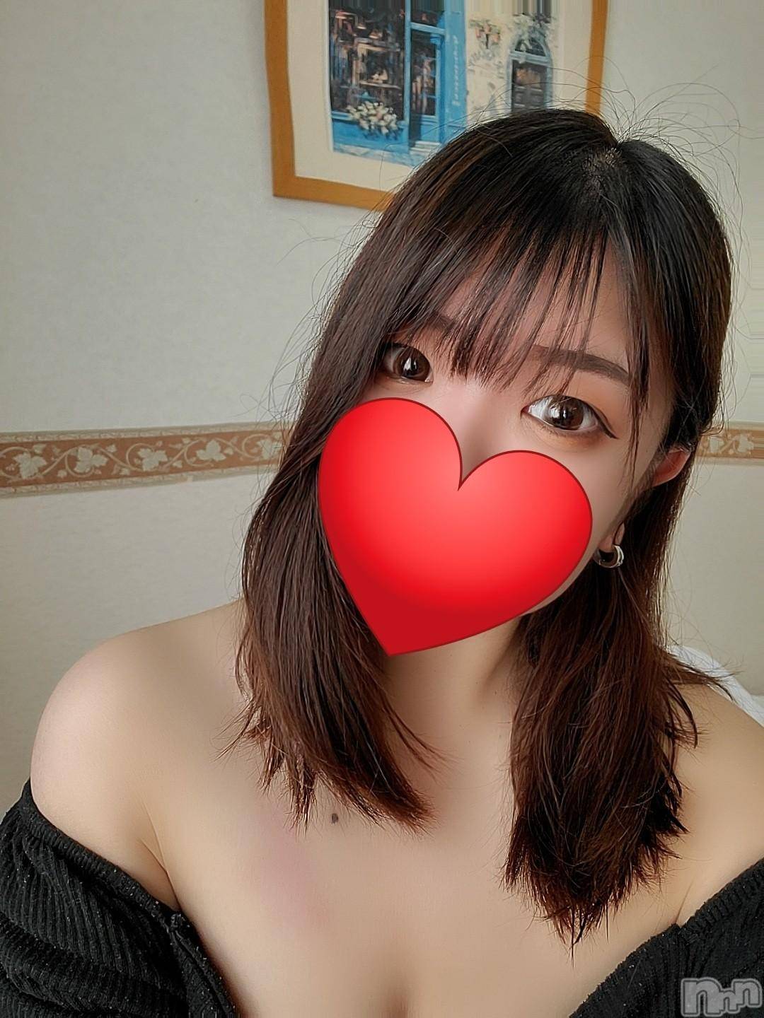 新潟デリヘル奥様特急 新潟店(オクサマトッキュウニイガタテン)みなせ(29)の2024年11月13日写メブログ「いるよ！」