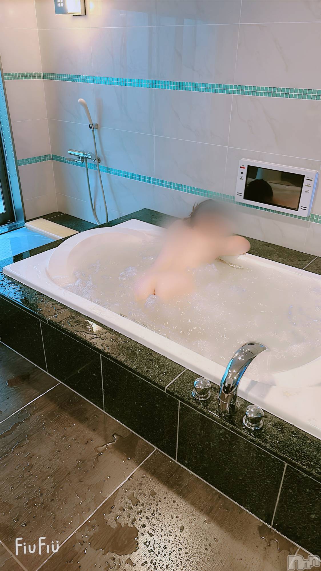 新潟人妻デリヘル新潟の可憐な妻たち～秘密の逢瀬～(ニイガタノカレンナツマタチ～ヒミツノオウセ～)宮河 ちさと(50)の2024年10月4日写メブログ「やっぱり❤️」