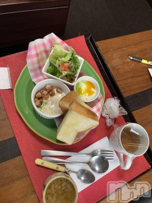 上越デリヘル 上越最安値！奥様Deli急便(ジョウエツサイヤスネ！オクサマデリキュウビン) 新人　じゅん(33)の5月10日写メブログ「悩む」