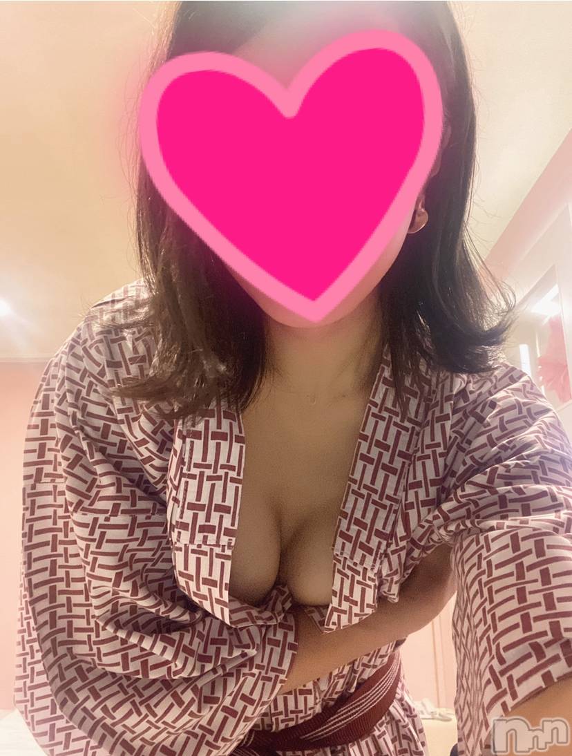 新潟人妻デリヘル新潟の可憐な妻たち～秘密の逢瀬～(ニイガタノカレンナツマタチ～ヒミツノオウセ～)【新人】浅井 ひかり(38)の2024年5月17日写メブログ「おっぱいについて語る笑♡」