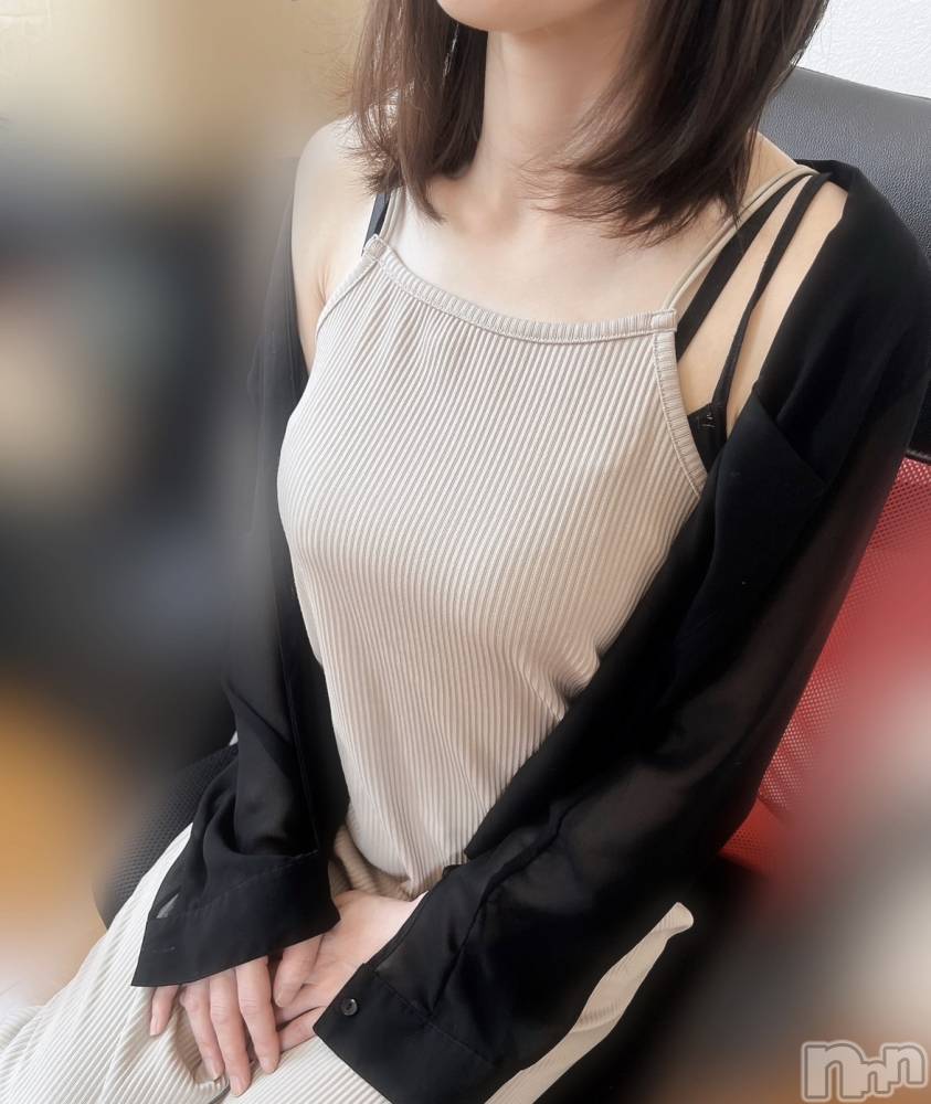 長岡デリヘル長岡人妻市(ナガオカヒトヅマイチ) ちづる★色白スレンダー&美巨乳(39)の5月11日写メブログ「こんばんは😘」