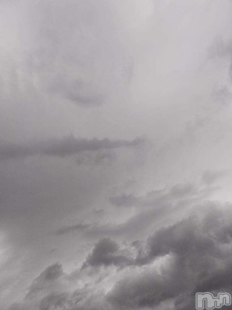 長岡デリヘル長岡人妻市(ナガオカヒトヅマイチ) ちづる★くそエッロい身体の人妻(39)の8月25日写メブログ「雨雷…」