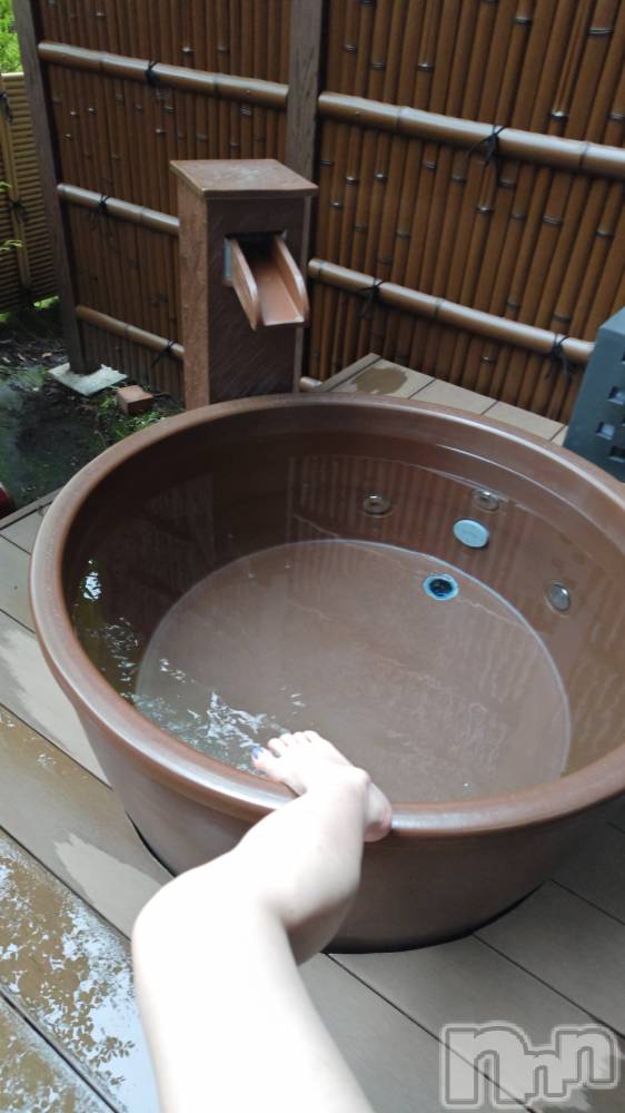 長岡デリヘル長岡人妻市(ナガオカヒトヅマイチ) ちづる★くそエッロい身体の人妻(39)の10月6日写メブログ「いいね～露天」