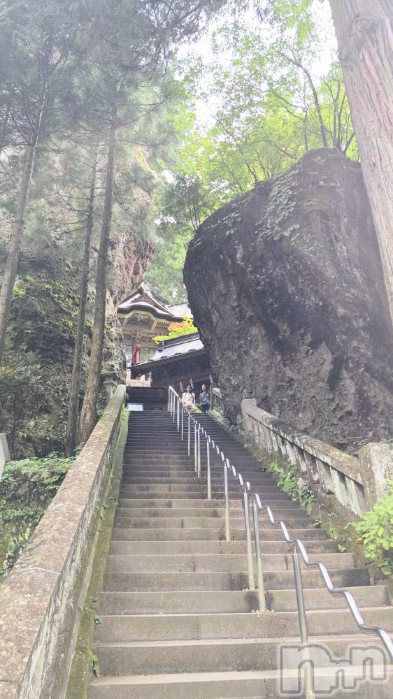 長岡デリヘル長岡人妻市(ナガオカヒトヅマイチ) ちづる★くそエッロい身体の人妻(39)の10月30日写メブログ「⛩️」