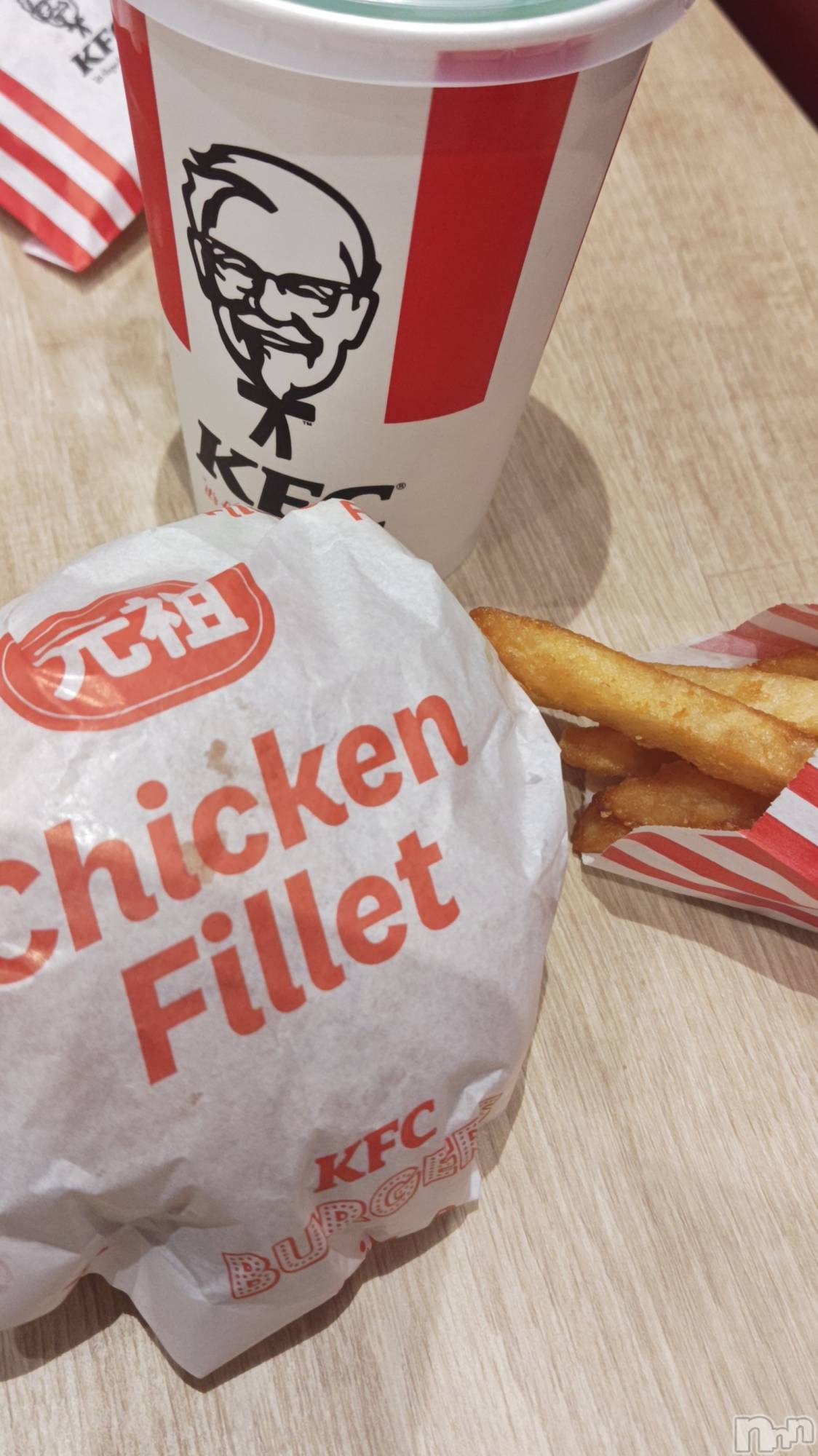 長岡デリヘル長岡人妻市(ナガオカヒトヅマイチ)ちづる★色白スレンダー&美巨乳(39)の2026年3月26日写メブログ「美味しいね🍔」