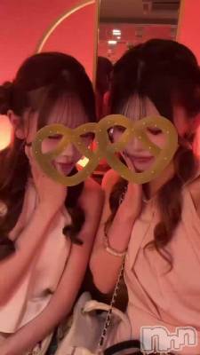 👩🏼‍❤️‍💋‍👩🏽❤︎