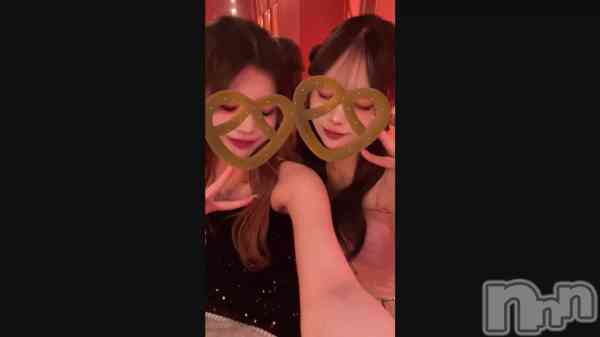 ����👩🏼‍❤️‍💋‍👩🏽��