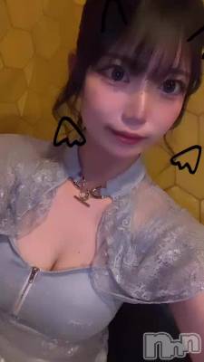 ꤬