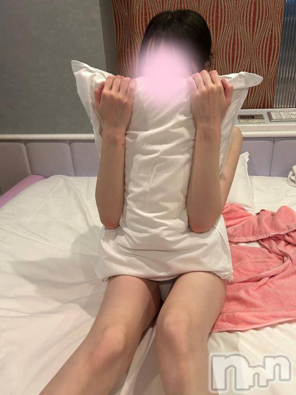 新潟風俗エステMelt(メルト)はづき(20)の2025年1月28日写メブログ「明日です🐈‍⬛🌙」