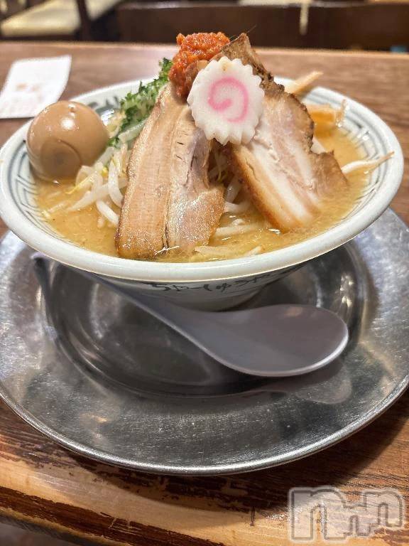 新潟デリヘル新潟デリヘル倶楽部(ニイガタデリヘルクラブ)そら(26)の2026年4月27日写メブログ「美容室のあとにラーメンとドーナツ…食欲GW開幕しました🐕🍩🍜」