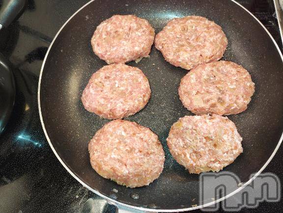 佐久発デリヘル佐久上田人妻隊(サクウエダヒトヅマタイ) ななえ(45)の2月16日写メブログ「💝ハンバーグ作り😉💝」