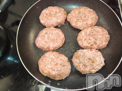 佐久発デリヘル 佐久上田人妻隊(サクウエダヒトヅマタイ) ななえ(45)の2月16日写メブログ「💝ハンバーグ作り😉💝」